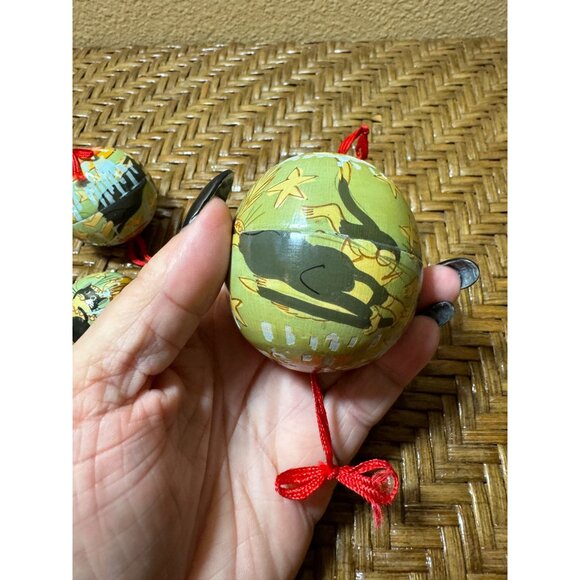 Vintage Hand-Painted Wooden Nesting Ball Set With String & Cat Motif - Picture 3 of 12